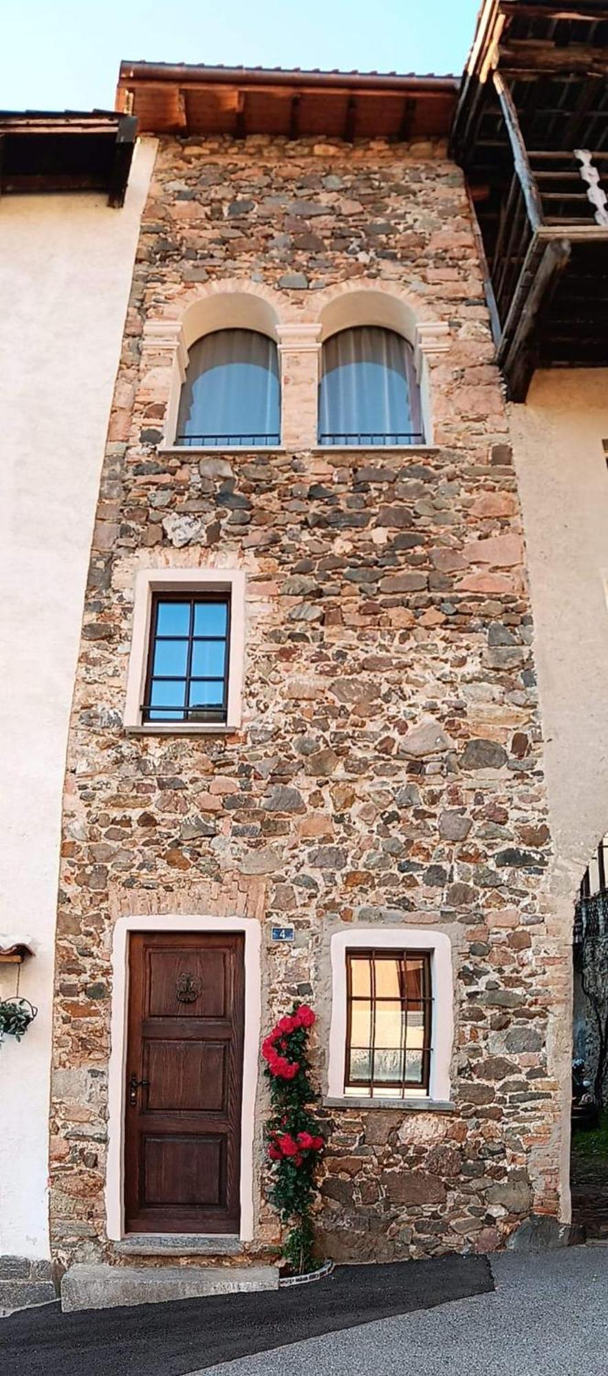 Antica Torre Del Castello Casa Ceresiana Villa Carabietta Exterior foto